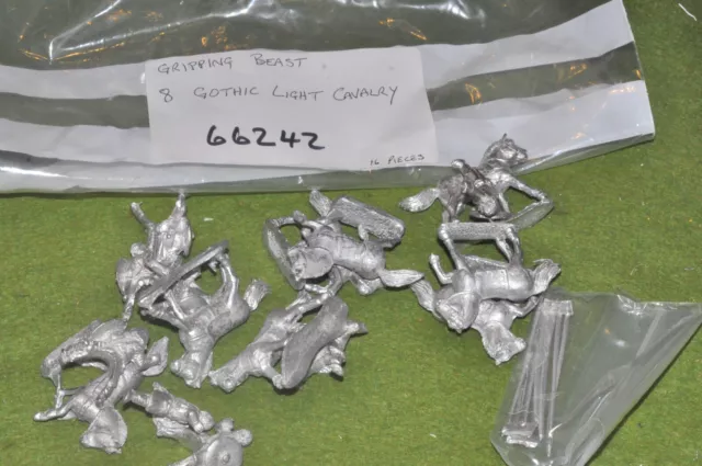 25mm gripping beast / metal castings - 8 goth cavalry - cav (66242)