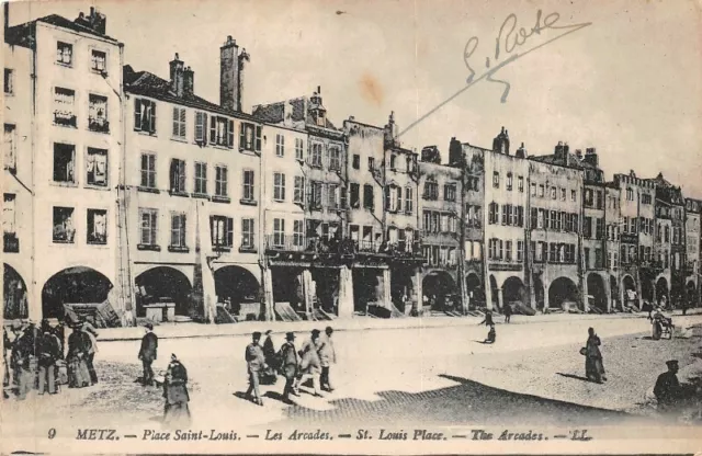 METZ - place Saint-Louis - les Arcades