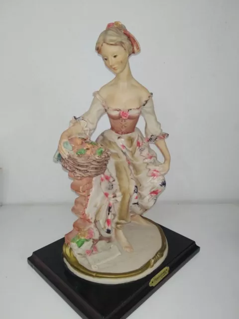 Capodimonte statuetta in ceramica 34  Cm Altezza