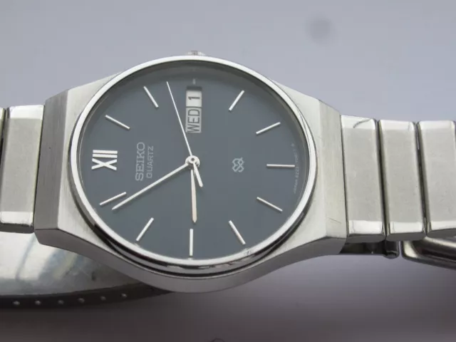 Seiko 8223-7060 Blue Dial January 1981 Birth Year watch 4 jewels Quartz Day Date