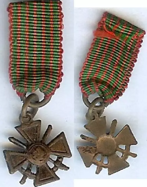 Médaille en réduction - Croix de guerre uniface cuivre d=12mm