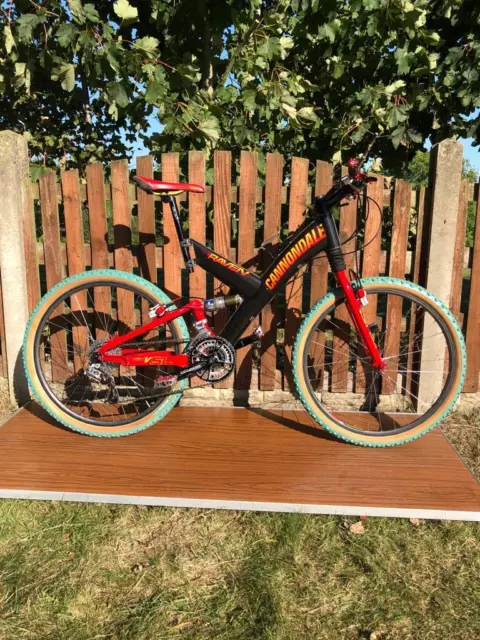 CANNONDALE SUPER V Raven 2000 Retro Classic High Spec 1 550.00