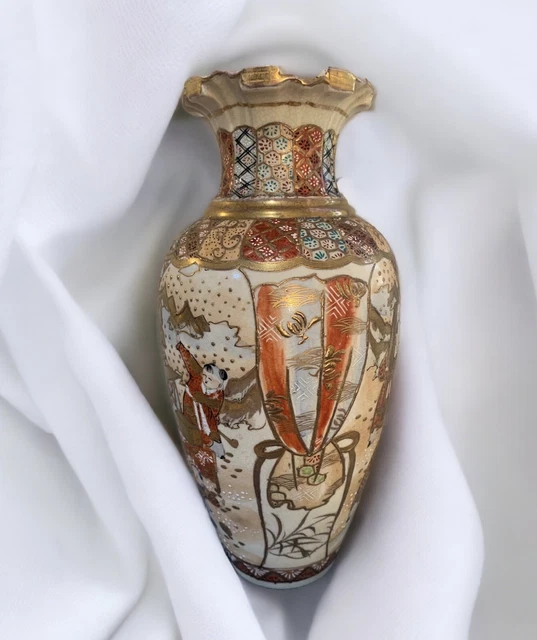 ASIAN ANTIQUE JAPANESE Chinese Satsuma Hand Painted Vase No Marking