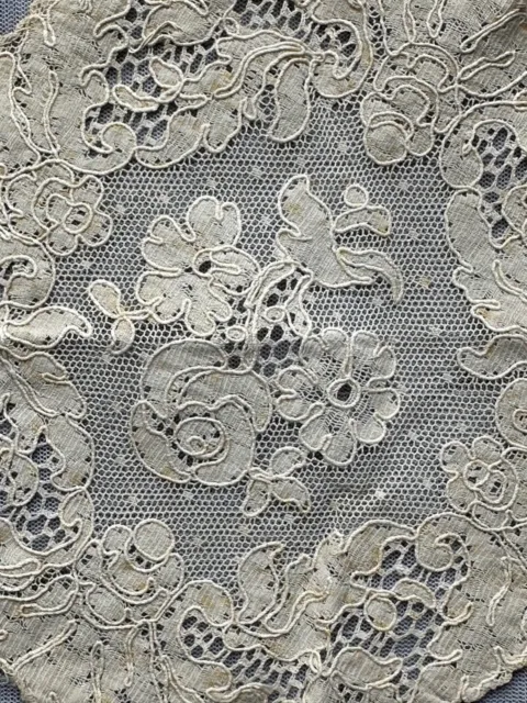 Beautiful  1930s French Round Calais Lace Doily - Beige 5.75" 2
