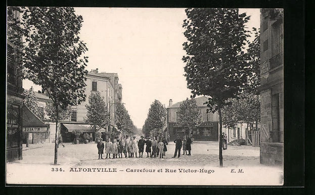 CPA Alfortville, Carrefour et Rue Victor-Hugo 1914