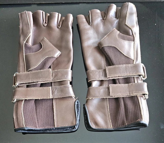 Captain America Cosplay Gloves - Real Leather - Size: L Captain America Cosplay Gloves - Real Leather - Size: L