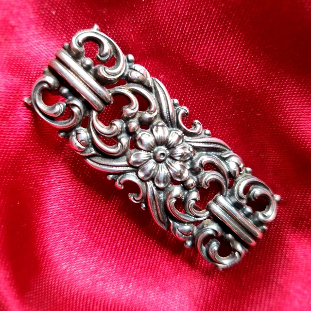 Broche Ancienne Rectangulaire En Argent Travaillé Décor Rocaille