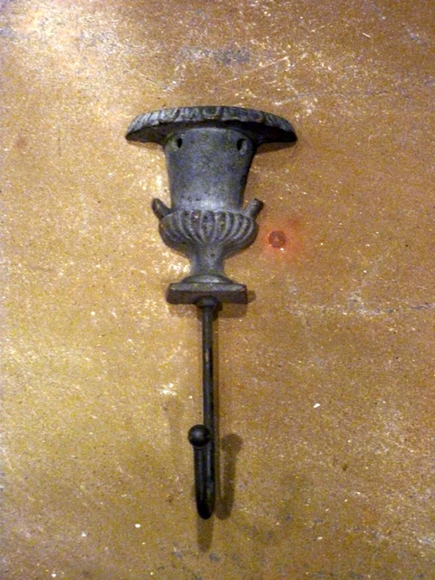 Cast Iron Metal Kitchen Bathroom Towel Hat Coat Wall Urn Hook Garden Home Decor