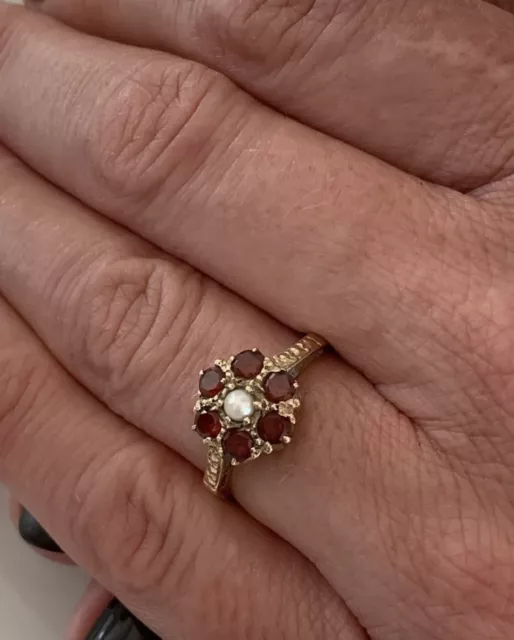 9ct gold garnet & seed pearl cluster ring, antique  9k 375