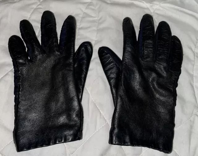 Vintage Aris Isotoner Women’s All Leather Black Gloves One Size