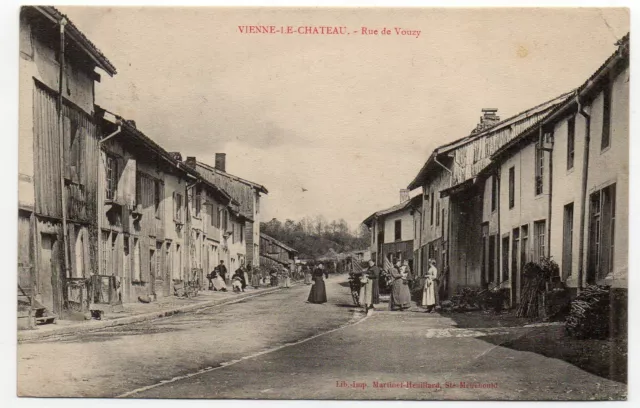 VIENNE LE CHATEAU - Marne - CPA 51 - la rue de Vouzy - pli en bas à droite