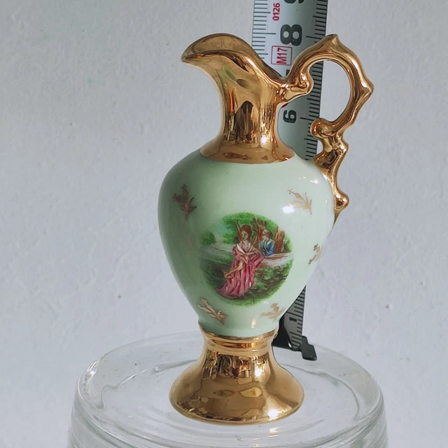 MINI VASE AMPHORE PORCELAINE LIMOGES FRANCE signé FM. VERT et or EUR