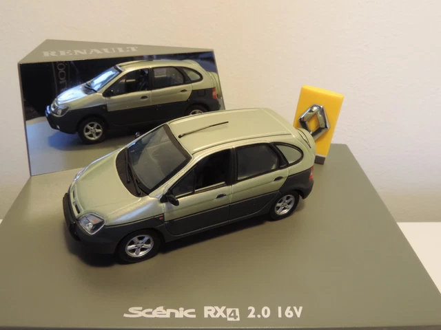 Voiture miniature Renault Scenic RX4 Universal Hobbies 1/43 2