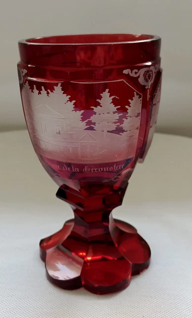 verre rouge sur pied - spa géronstère sauvenière  - cristal de Bohême