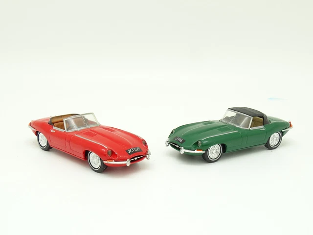 Dinky Matchbox 1/43 - Lot de 2 : Ferrari 246 GTS + Ford Thunderbird