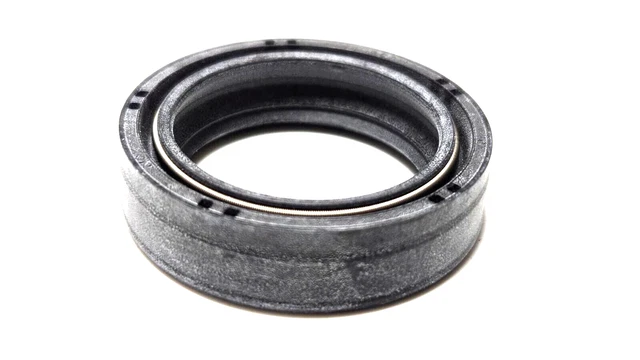 Joint D'Huile De Fourche Avant + Couvercle Anti-Poussière 33x45x8/10.5 – Compatible Suzuki TS185 Burgman 125 RV125 VanVan 200 (1980-2015)
