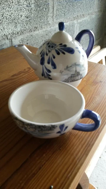 Ensemble théière tasse et sous tasse décor Mont St Michel (fait mains)