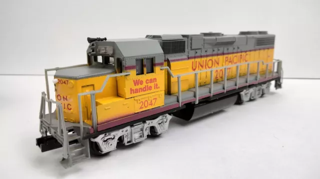 Life Like HO Union Pacific UP GP-38 Diesel Locomotive Engine 2047 SEE VIDEO