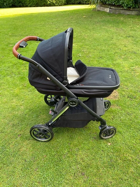 Silver Cross Pram Bundle Reef brand new apart from Chassis (slightly used)