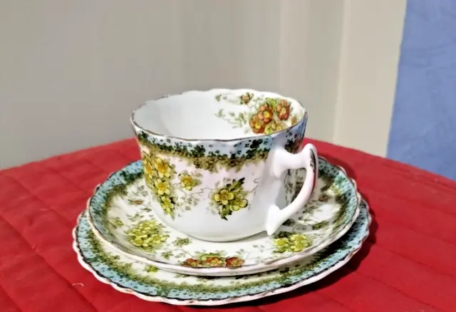 Beguiling Mona trio (cup, saucer, side plate)