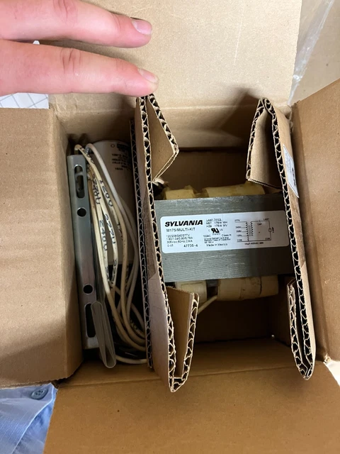 Sylvania, 175 watt, Metal Halide Ballast Kit, with capacitor.