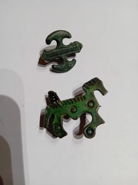 Lot De 5 Fibules (broches) Multicolores - Métal Argenté/doré Avec Cristaux - Neuf Sans Emballage