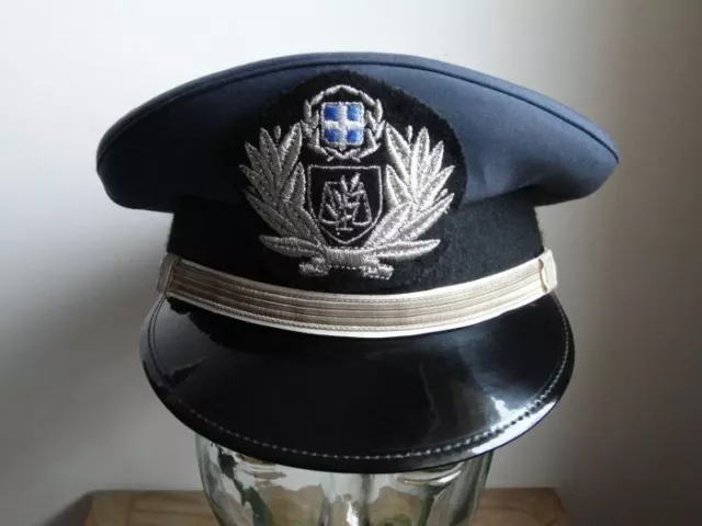 casquette police officier Grèce obsolète