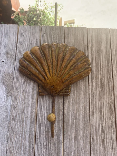 Cast Iron Scalloped Clam Sea Shell Wall Mount Coat Hanger Towel Hat Hook 6 x 7"