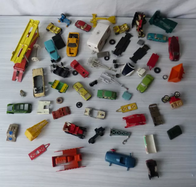 #Véhicule miniature# lot d'épaves, carcasses : Norev, Corgi toys, Majorette...