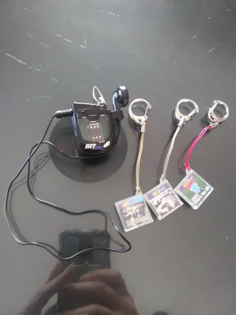 https://www.picclickimg.com/t8sAAOSwY0BljEfS/Vintage-Tested-Personal-Hit-Clip-Player-New-Batteries.webp