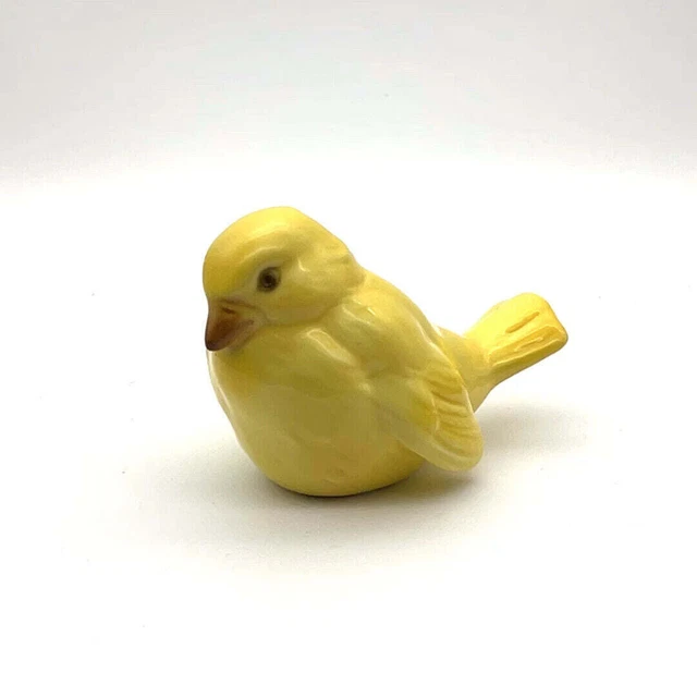 Goebel - Sparrow Yellow - 2.5"