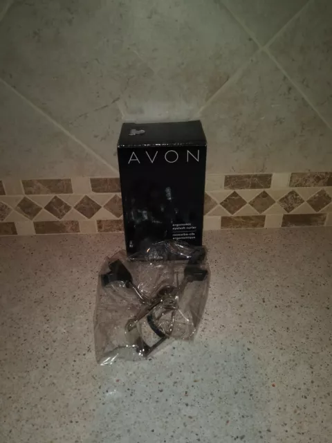 Avon Ergonomic Eyelash Curler for Comfort & Easy Curling * Brand New In Box *