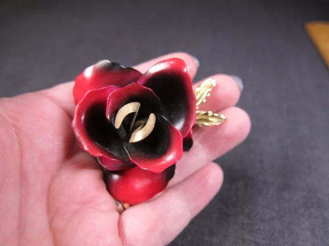 Gorgeous vintage Coro large red rose brooch pin 3D very nice condition! 3