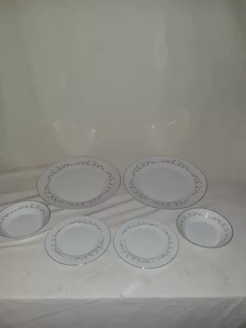 Elegance 502 Fine Japan China Set - 2 Dinner plates,2 Bread, 2 Desert Bowls