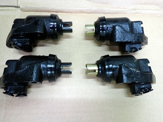 Bremszylinder für Deutz Intrac 2002 / 2003 ohne Allrad, vorne rechts Bremszylinder für Deutz Intrac 2002 / 2003 ohne Allrad, vorne rechts