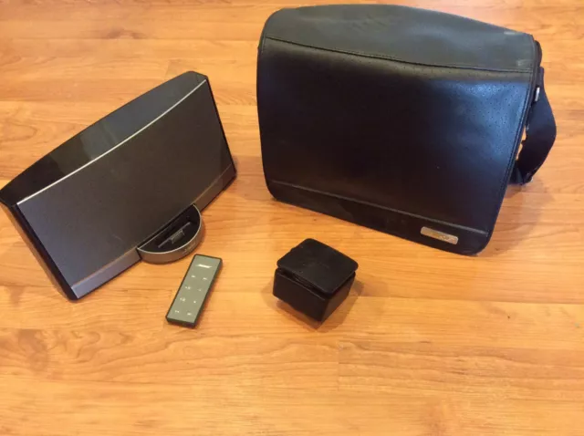 Bose sounddock portable For iPod And iPhone 4/4s Excellent Bose Sound Nice