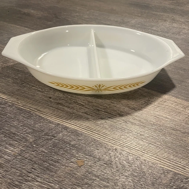 VTG PYREX Divided Dish 1 1/2 Qt Royal wheat #11 1960 Golden Yellow Casserole