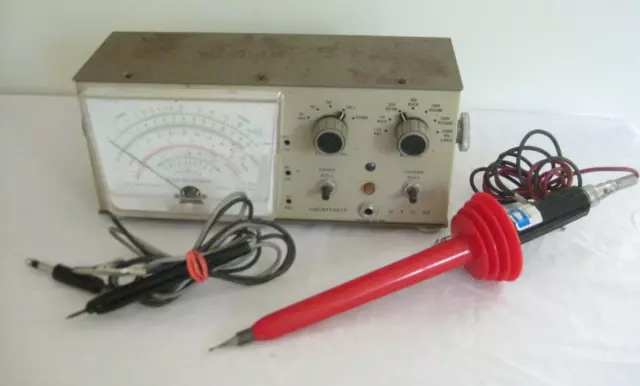 Vintage Heathkit VTVM Model IM-28 Vacuum Tube Voltmeter & 2 Probes - Powers Up