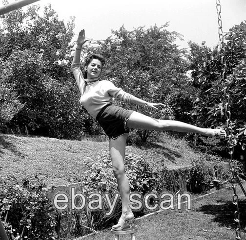 Natalie Wood Leggy Cheesecake 8X10 Photo 9 Natalie Wood Leggy Cheesecake 8X10 Photo 9