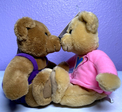 Hallmark Love Kiss Kiss Bears Set of 2 Plush Collectibles Valentines Magnetic