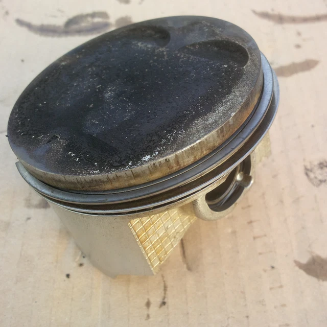 Cylindre Avec Pistons Pour Suzuki Bandit 600 (1996 à 1999) - Occasion - Fonctionnel