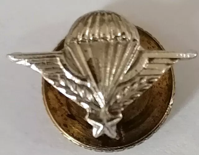 BREVET de PARACHUTISTE  France  Insigne de Boutonnière 1,5 x 1 cm  fab vers 1960