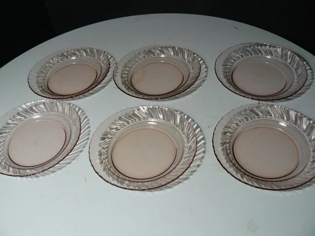 Lot De 6 Assiettes à Dessert Vintage Rosaline / Arcopal - Verre Rose, Années 70, Diamètre 19.5 Cm