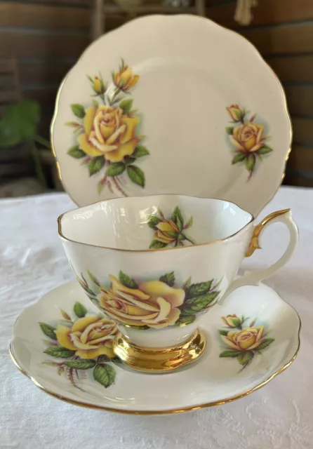 ROYAL ALBERT 1950s SWEETHEART “ROSEMARY” YELLOW TEA TREE ROSES COLLECTABLE TRIO