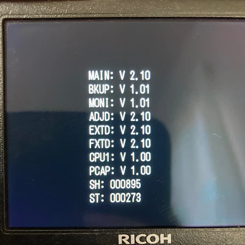 SH:895 [Near MINT] Ricoh GR Digital IV 10.4MP Digital Camera From JAPAN 2