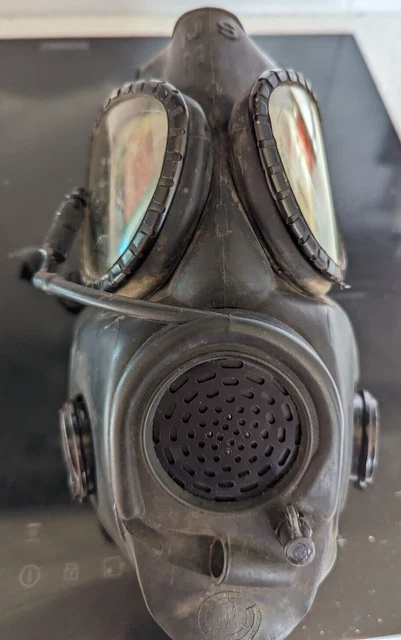 GENUINE US ARMY M17A1 Gas Mask Vietnam War Era Respirator with bag £64. ...