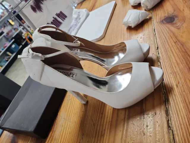 NIB Badgley Mischka ZAKIA wedding bridal SILK heels sandals shoes bow White 10