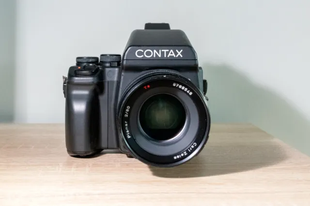CONTAX 645  - GOOD CONDITION - OBJECTIF/LENS 80mm 2.0 CARL ZEISS MINT CONDITION