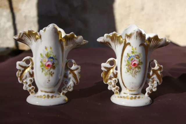 Paire 2 petits Vases de Mariée Autel Globe - Porcelaine de Paris XIX - Fleurs Or