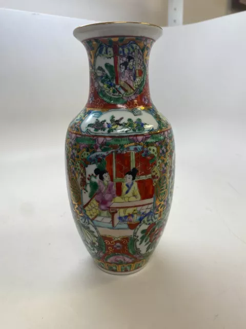 Beautiful Chinese Rose Medallion Hand Painted Porcelain Vase 8"h x 4"w